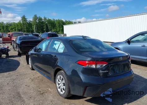 2021 Toyota Corolla Le z USA, uszkodzony, nr VIN 5YFEPMAE2MP241363